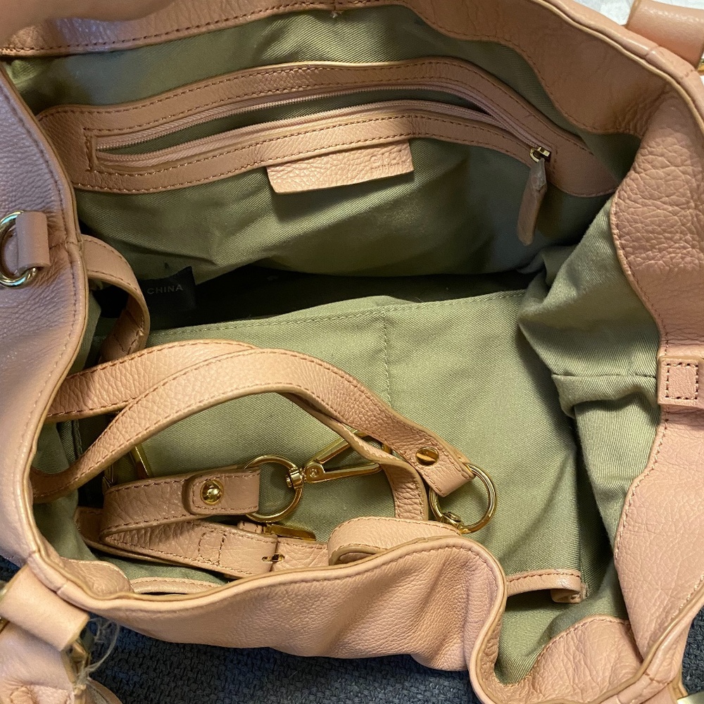 Gili leather shoulder bag